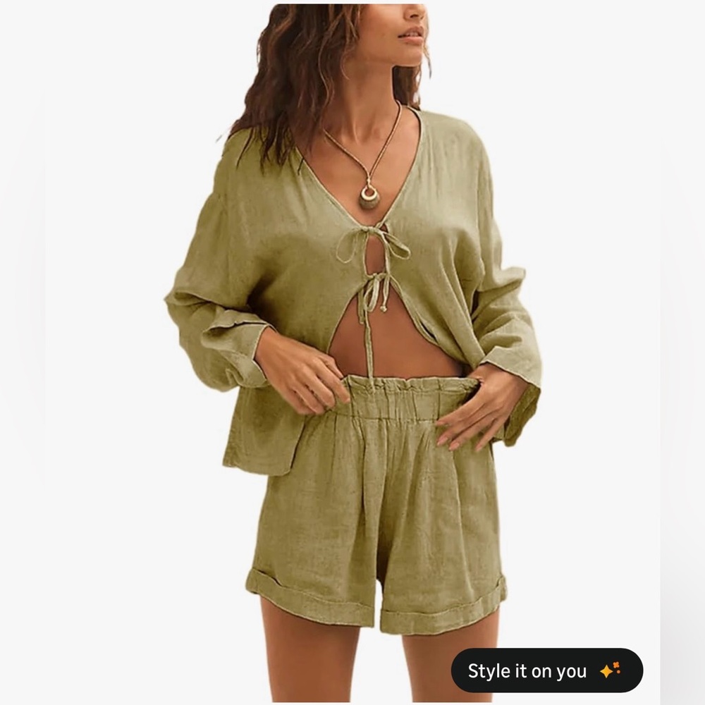 NWT GREEN SHORTS & TOP LEISURE SET-SMALL